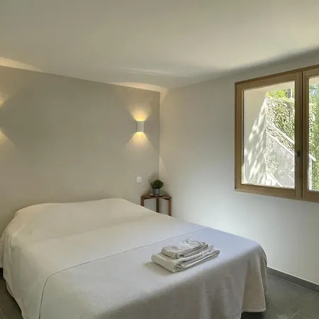 - Maison Entiere Et Jardin Sur Le Mont Saint Clair - Vue Et Etang Holiday home