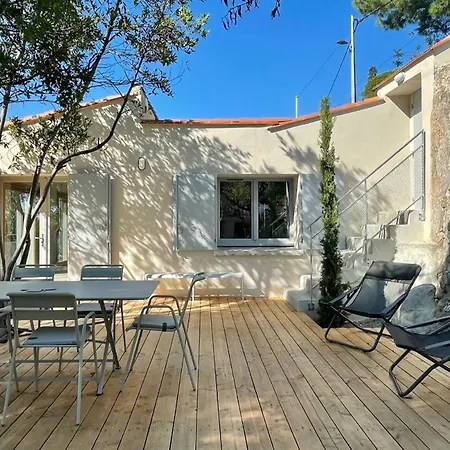 - Maison Entiere Et Jardin Sur Le Mont Saint Clair - Vue Et Etang Holiday home