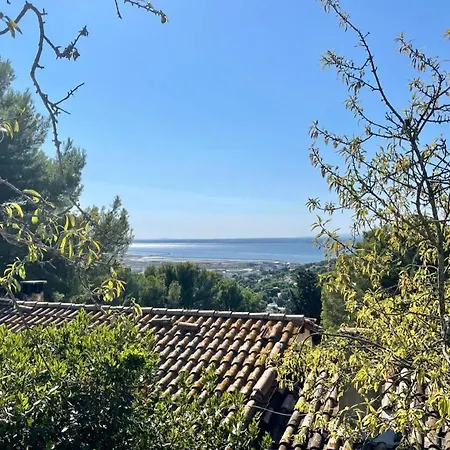 Holiday home - Maison Entiere Et Jardin Sur Le Mont Saint Clair - Vue Et Etang